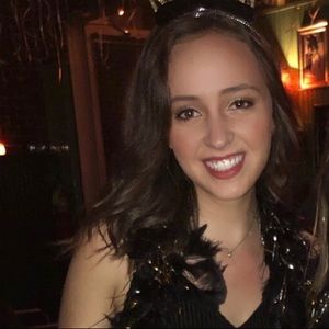 Meet your Posher, Caitlin